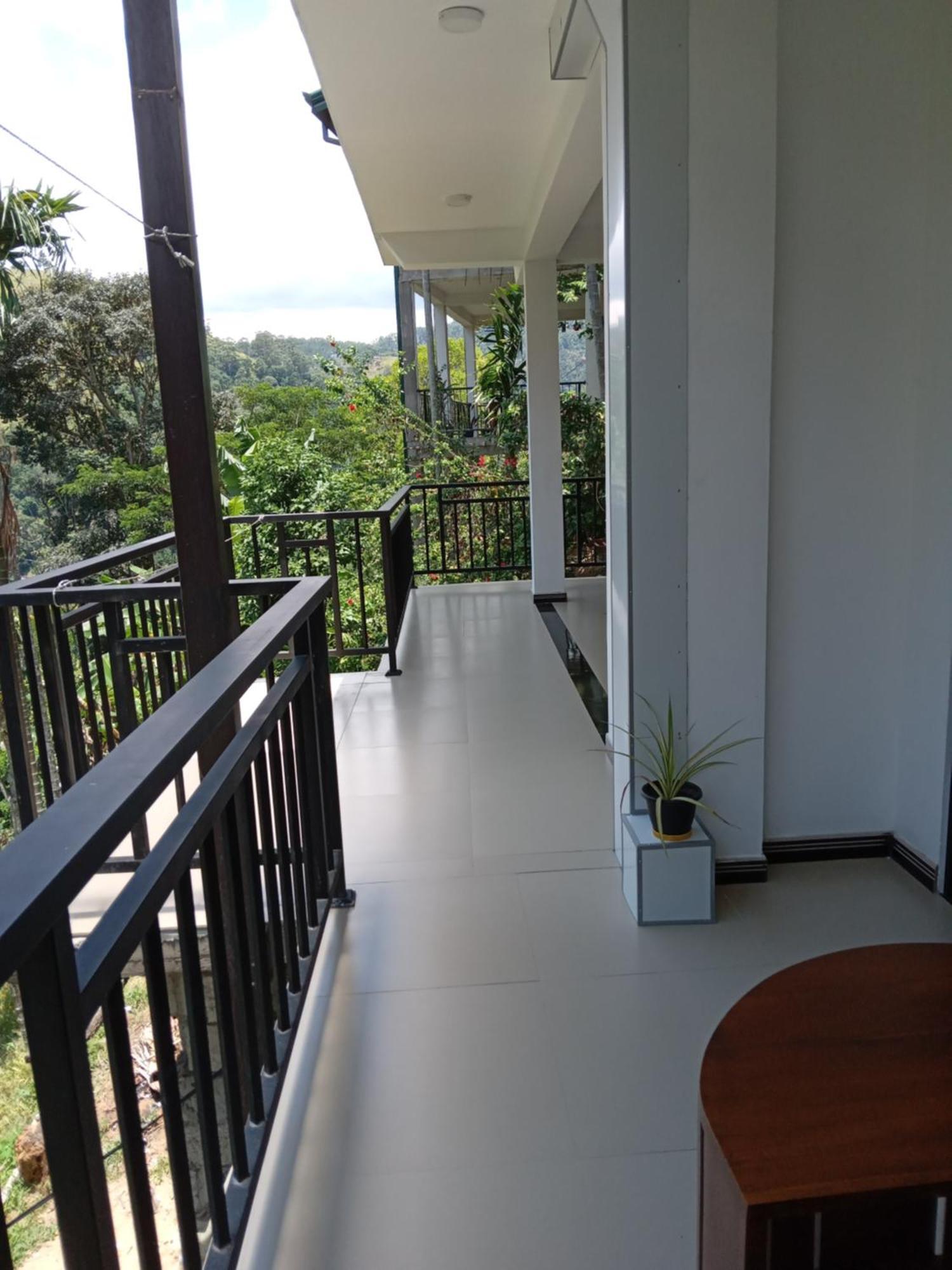 Misty Heaven Bed and Breakfast Ella Rum bild